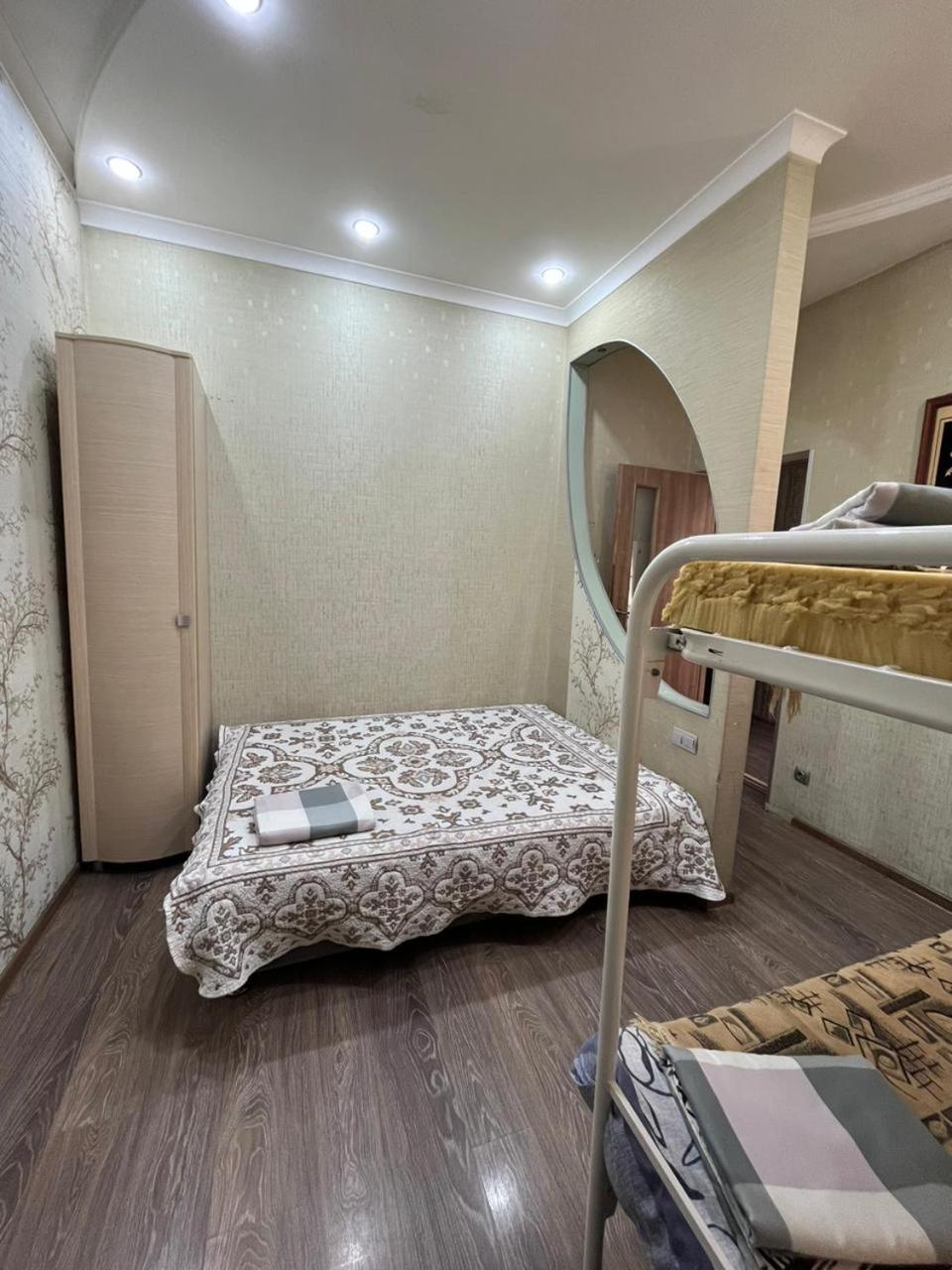 Apartments On Mustafa Ozturk Almaty Rom bilde