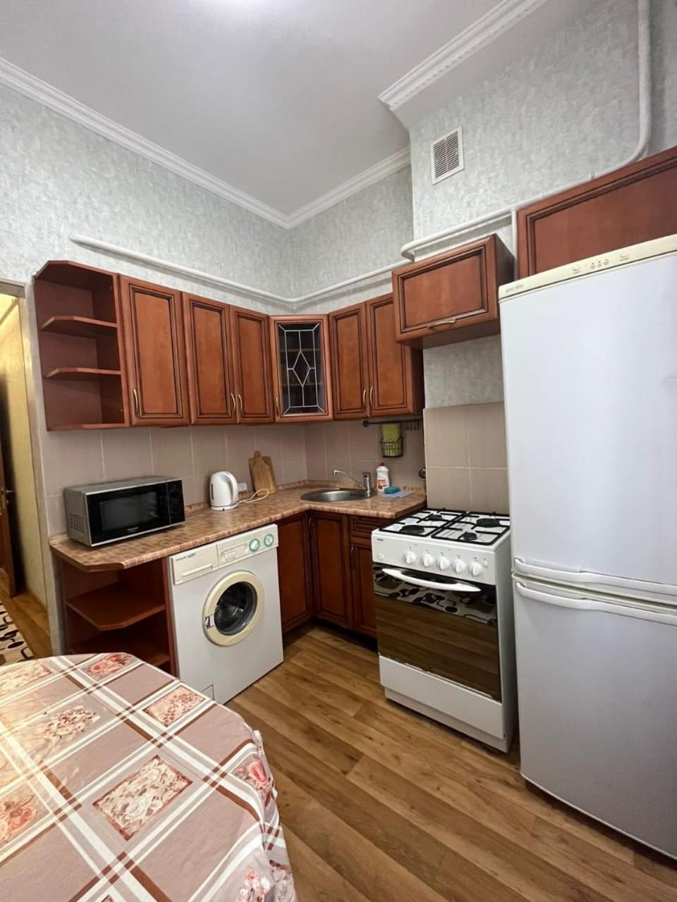 Apartments On Mustafa Ozturk Almaty Rom bilde